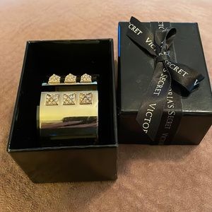 A very stylish bracelet!!